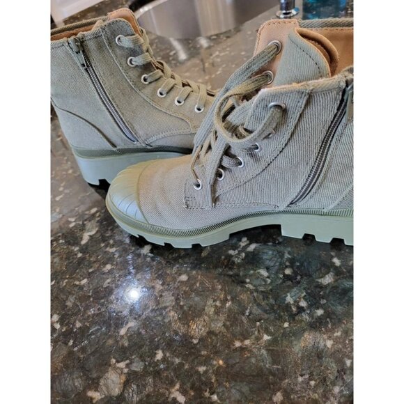 NWOT Women's Universal Thread Khaki Color Chunky Combat style boots Size 10 - Picture 2 of 3